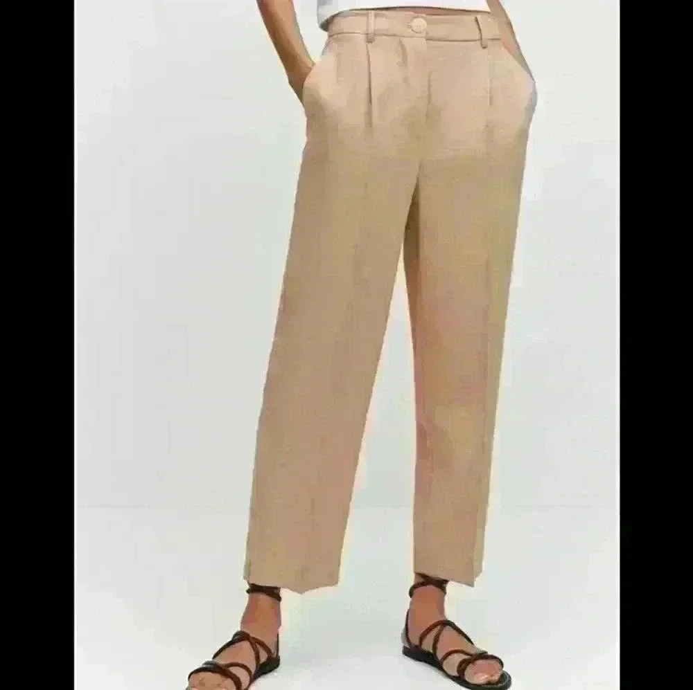 NWNT Allison Tayler beige pleated 2 pocket stretch crop straight leg pant 18